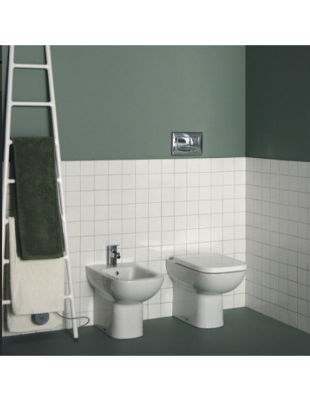 Sanitari Filo Muro Ideal standard serie I.Life A vaso cod.T452501 scarico RimLS+ bidet cod.T452601 in ceramica bianca - Kallea