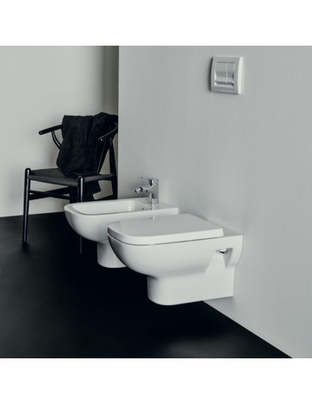 Sanitari Sospesi Ideal standard serie I.Life A vaso cod.T452301 scarico RimLS+ bidet cod.T452401 in ceramica bianca sedile e ...