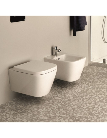 Sanitari Sospesi Ideal standard serie I.Life B vaso cod.T461401 scarico RimLS+ bidet cod.T461501 in ceramica bianca sedile e ...