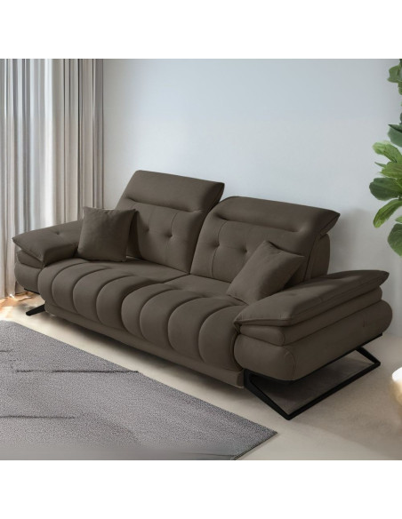 Divano Marzia 3 posti con schienali basculanti e poggiatesta reclinabili in tessuto buffalo 913 marrone - Kallea