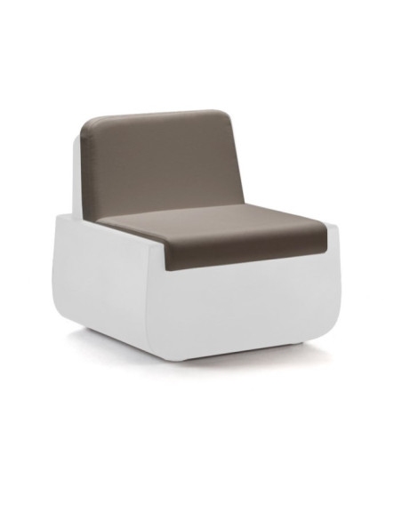 Poltrona Bold Armchair Plust con cuscino in polietilene interno esterno - Kallea